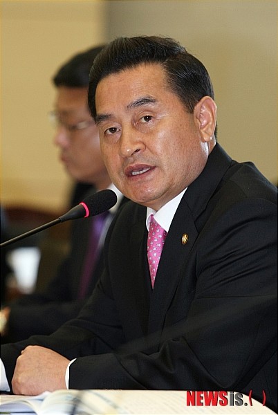 이윤석.jpg