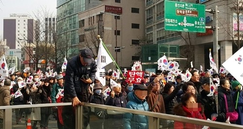 보수행진_500.JPG