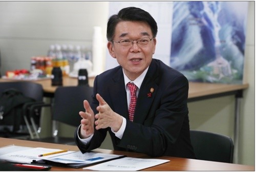 강호인 국토부장관.jpg