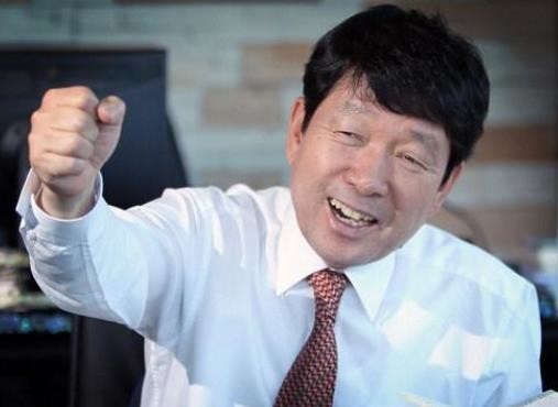 천호식품 김영식 前회장.jpg