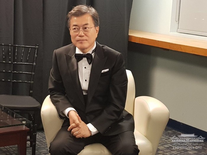 문재인_미.jpg