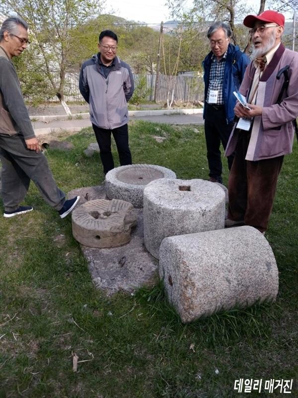 크리스키노 박물관 앞의 연자방아_600.jpeg