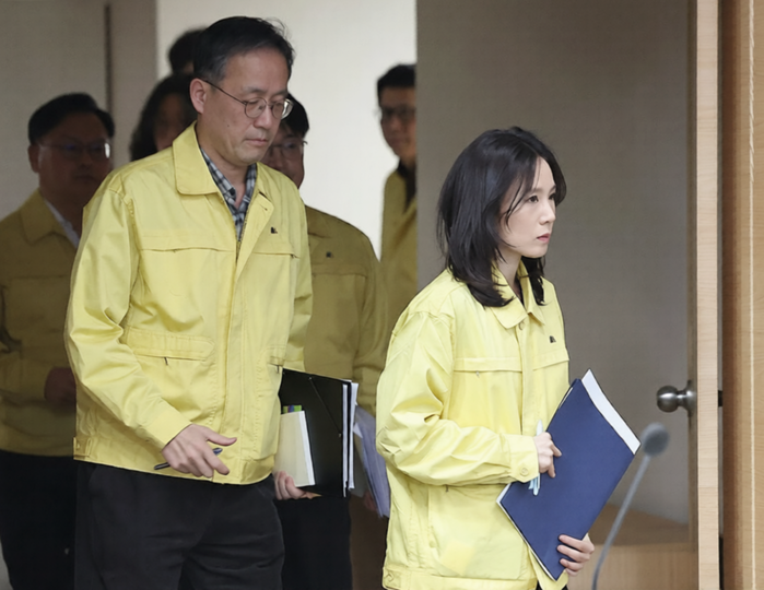 정부, "원유와 석유제품 208일분 비축…주식·채권 시장에 미치는 영향은 제한적"