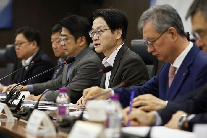 국제유가, 배럴당 100달러 돌파…정...