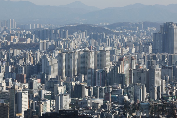 다주택자 양도소득세 중과 유예 종료 방침에 아파트 포함 서울 주택종합 상승률 0.25%p↓…