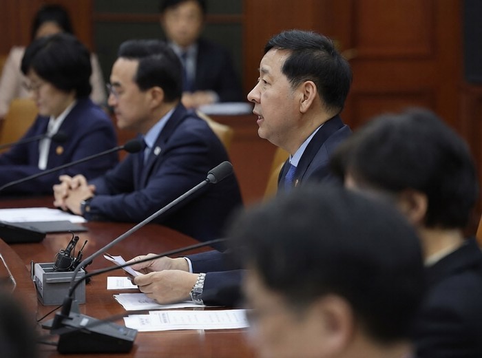 정부, 2차 석유 최고가격제 시행…모든 유종, 210원씩 인상