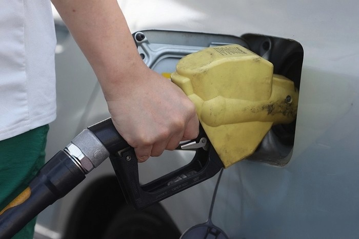 정부, '고유가 피해지원금' 제한해 전국 주유소 42%만 가능…"골목상권 지원" 강조