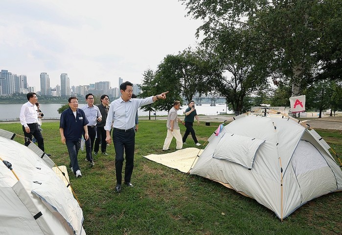 '한강의 밤을 깨운다'…서울시, 야간경제 첫 프로젝트 '한강 밤핑' 개장