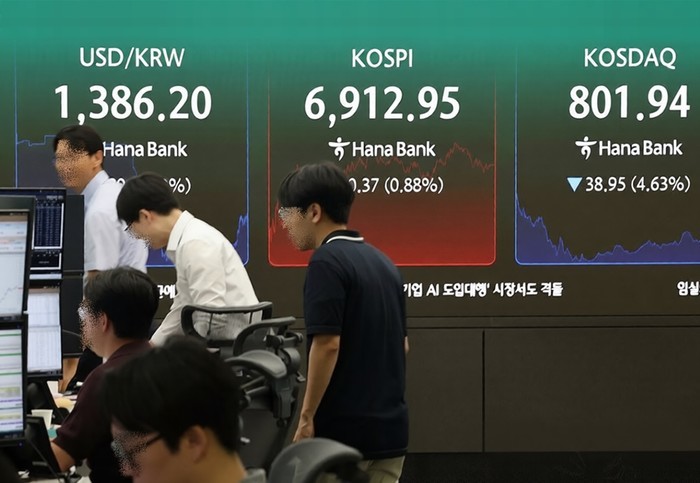 원·달러 환율 1,380원대 턱걸이…SK하이닉스 주주환원 등 영향