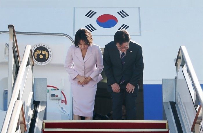 李대통령, 佛 국빈 방문 순방길 올라...