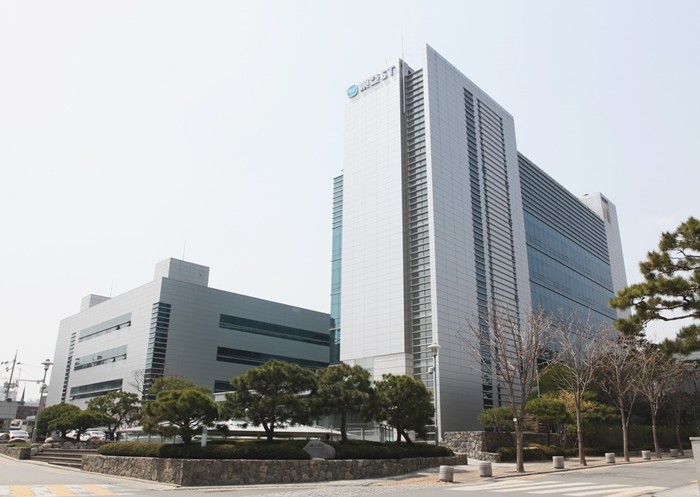 동아ST, Schiller Asia ...