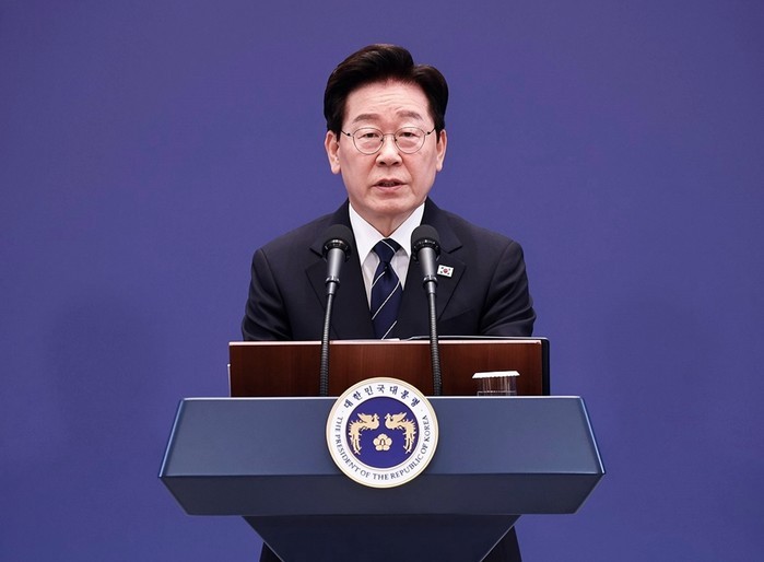李대통령, "연임 개헌 생각 없다…공소취소권 삭제·김승원 후보자 신중 검토"