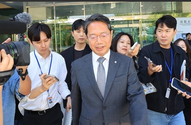 김승원 법무부 장관 후보 지명 20일 만에 자진 사퇴